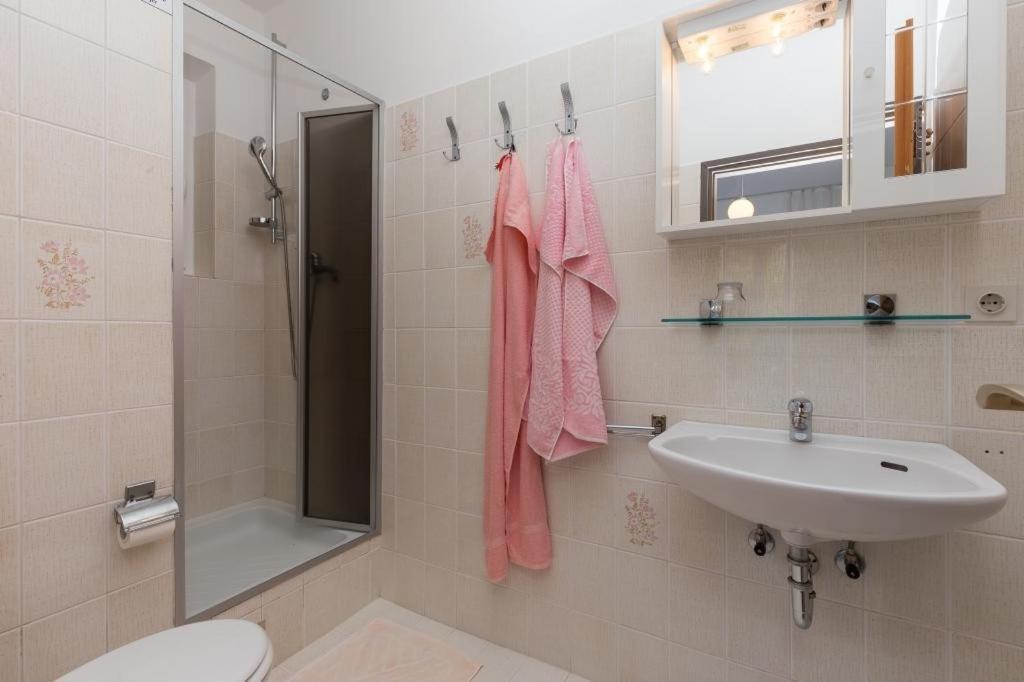 Rooms Villa Basica Saplunara Bilik gambar