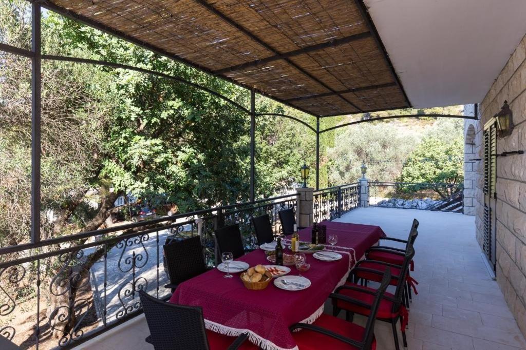 Rooms Villa Basica Saplunara Bilik gambar