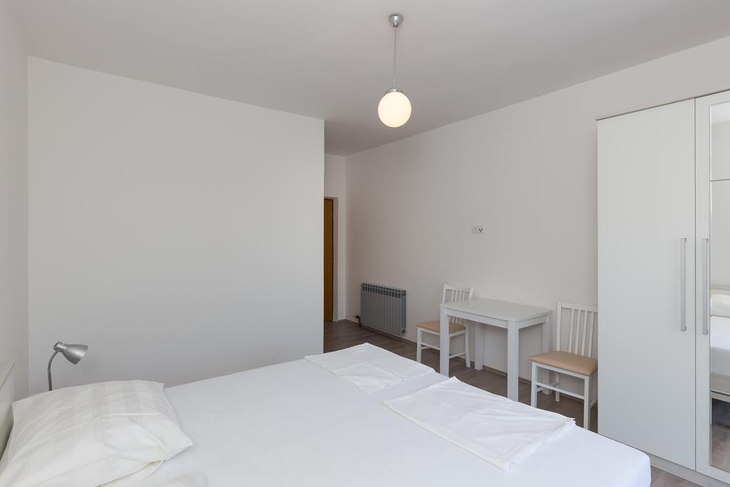 Rooms Villa Basica Saplunara Bilik gambar