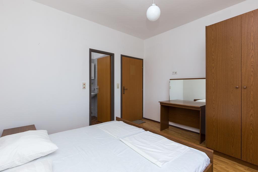 Rooms Villa Basica Saplunara Bilik gambar
