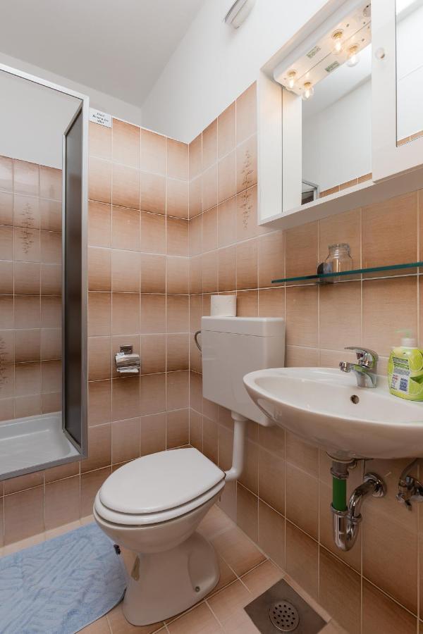 Rooms Villa Basica Saplunara Bilik gambar