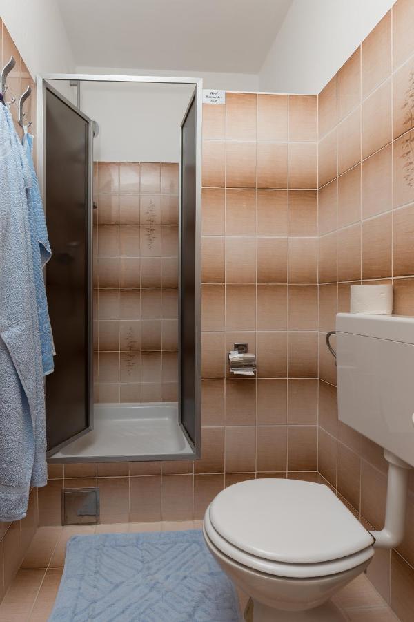 Rooms Villa Basica Saplunara Bilik gambar